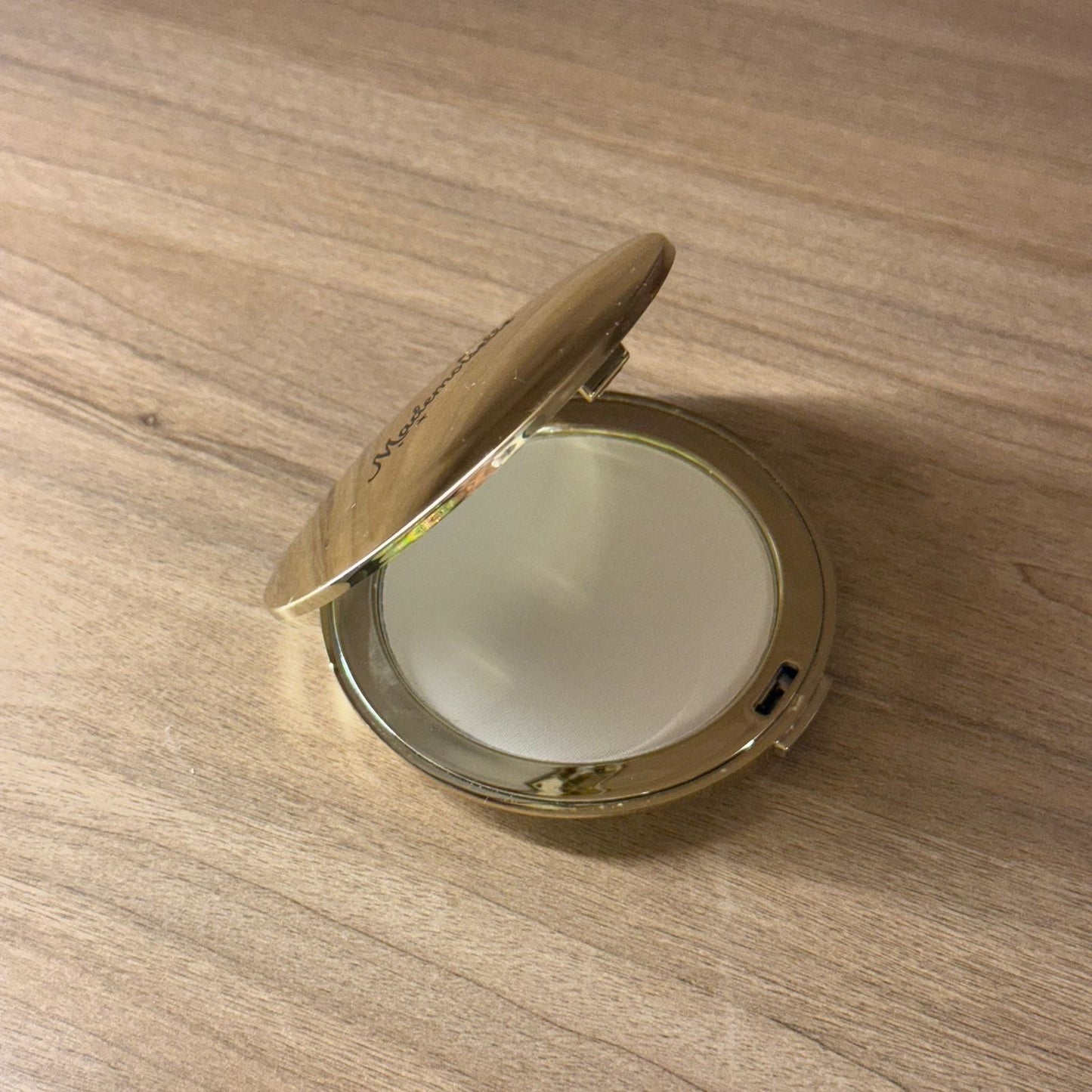 High Coverage Compact Pressed Powder
