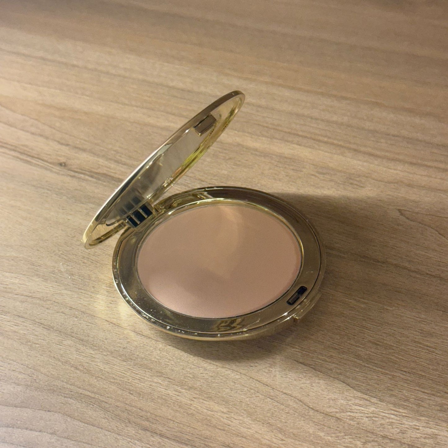 High Coverage Compact Pressed Powder